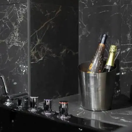 Magnifique Avec Sauna Et Jacuzzi Daire *